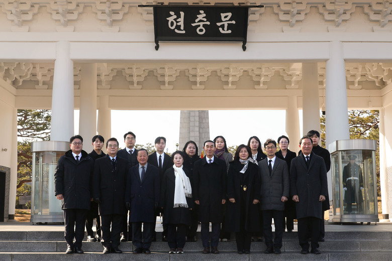 서초구의회 , 새해 맞아 국립서울현충...